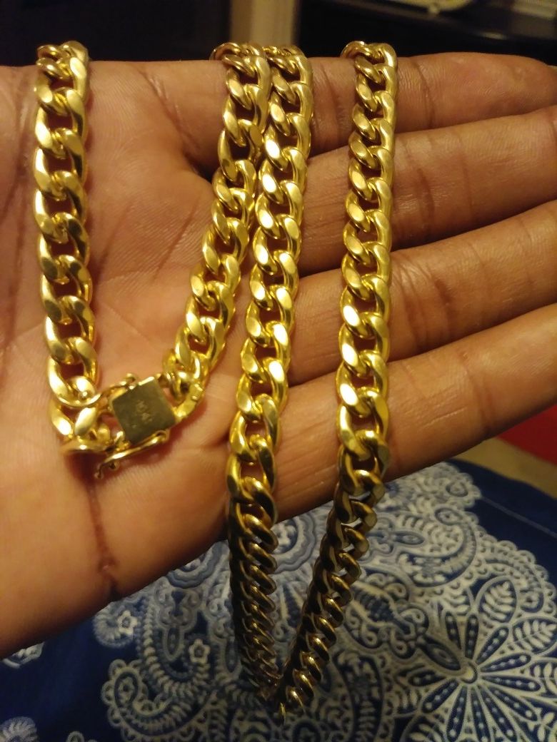 Real gold chain 10k. miami cuban