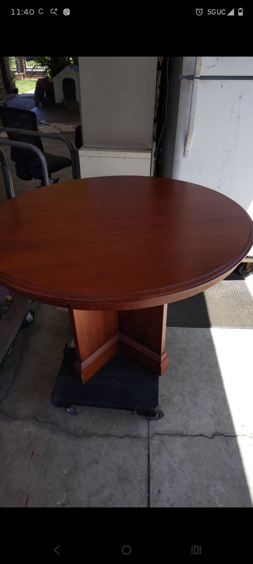 Round table