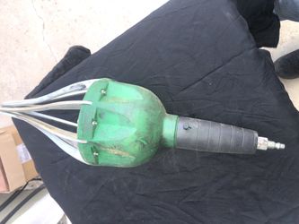 Air compressor spreader