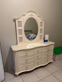 Twin day bed & dresser and night stand