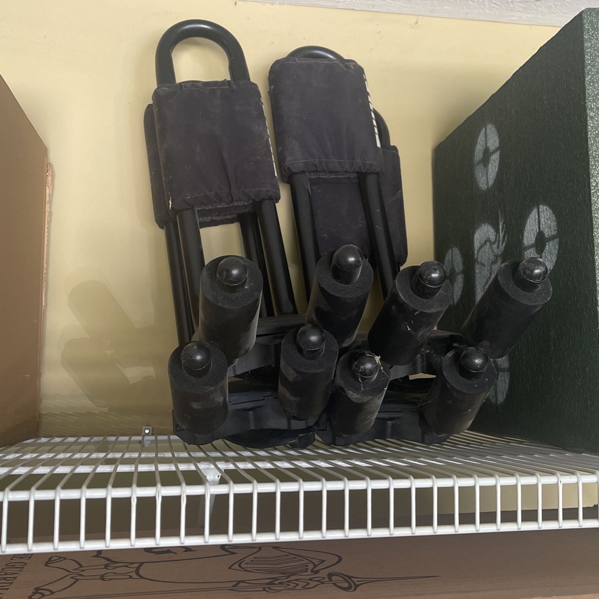 2 Thule Kayak Carrier