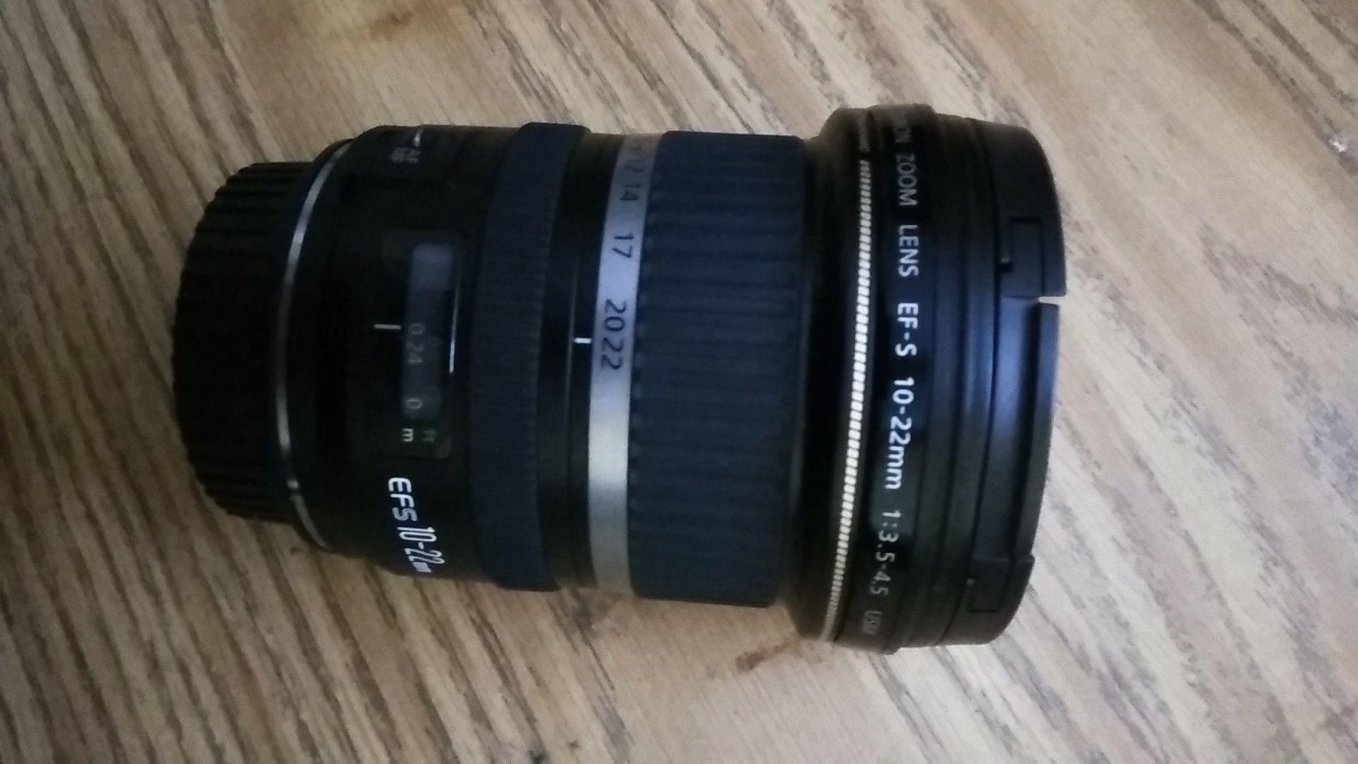 Canon 10-22mm lens very good condition