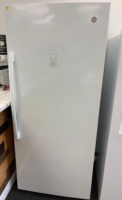 GE 21” UPRIGHT FREEZER