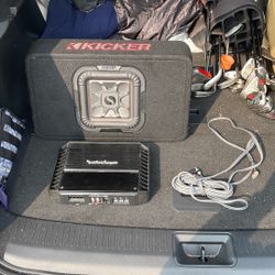 Kicker 8 Inch Sub RockfordFosgate Amp