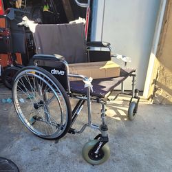 DRIVE OVERSIZED WHEELCHAIR 26" WIDTH REGULAR FOOTREST CAPACITY 700 LBS HEAVY DUTY