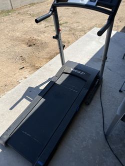 Weslo CrossWalk 5.2T Treadmill – Works Great