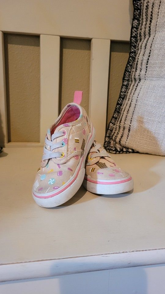 Toddler Girl Van's - Size 6