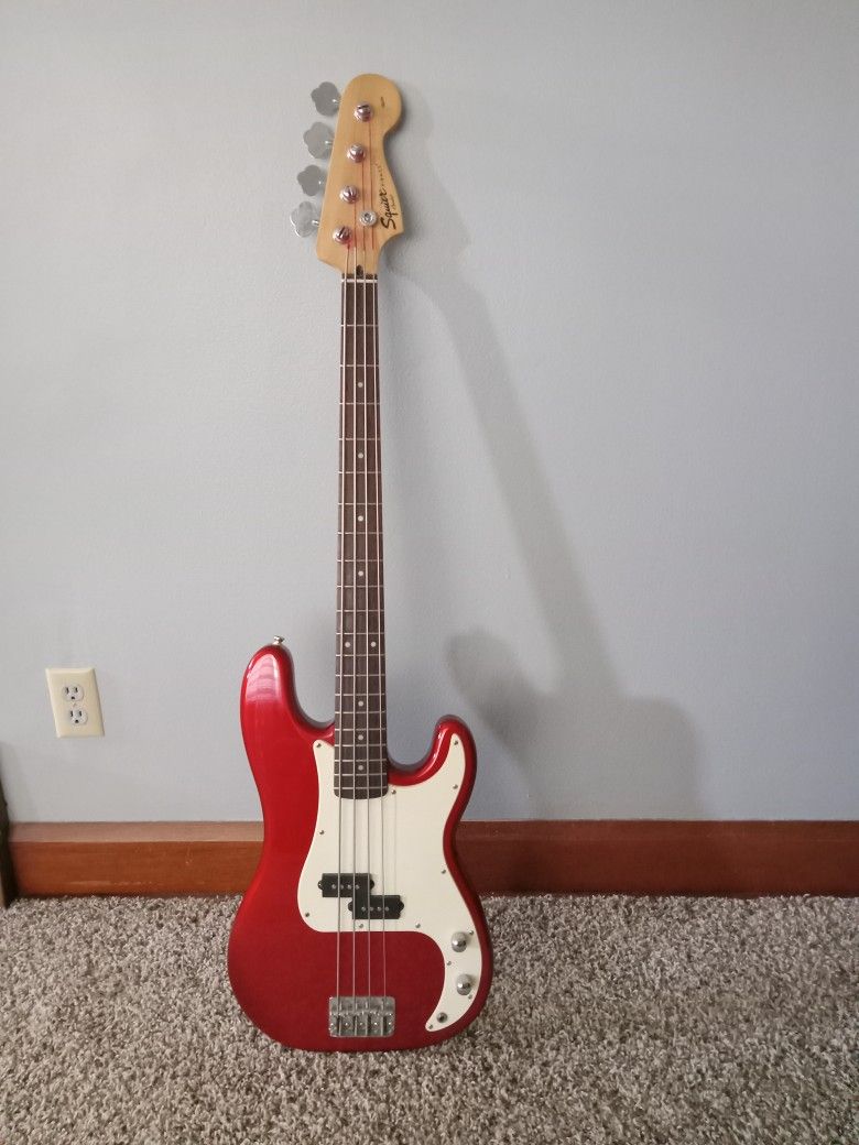 Squior P- Bass Fender