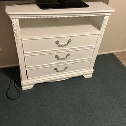 White 3 Drawer Dresser 