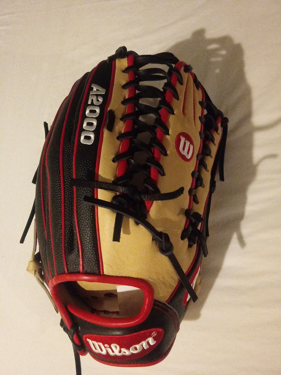 A2000 Baseball glove New 12.75 Wilson