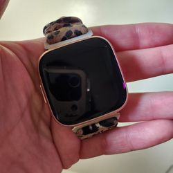 Fitbit versa 2 with charging cable