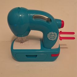 Cool Maker Sew N’ Style Sewing Machine 