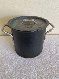 Calphalon 8 Quart Stock Pot with Lid