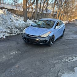 2011 Hyundai Elantra 169k automatic 4cylinder 30 mpg’s