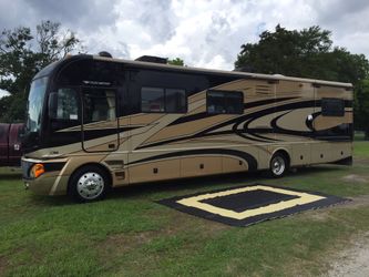 2008 FLEETWOOD "NICE NICE" MOTORHOME...SUPER LOADED!!