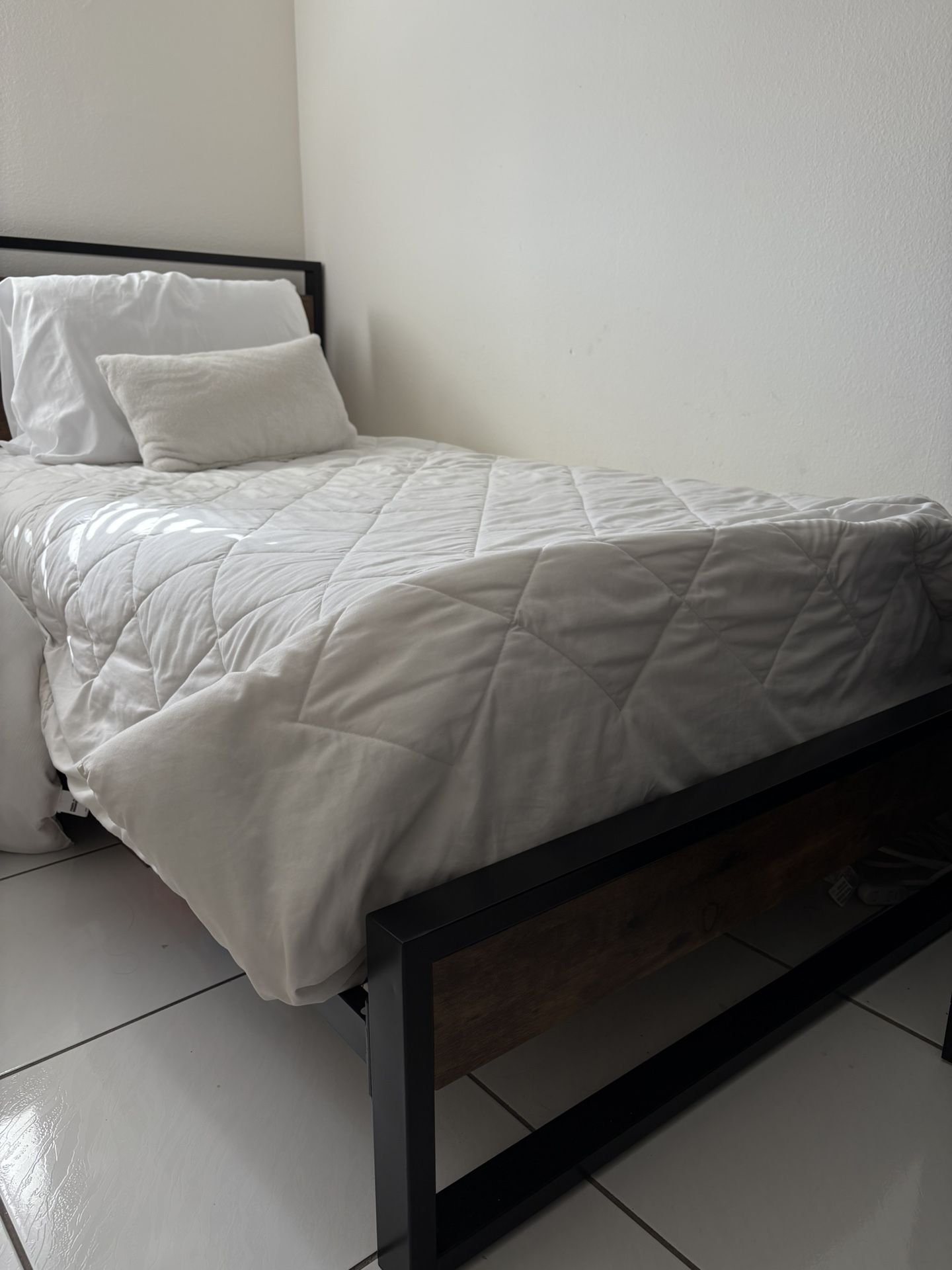 Twin BED