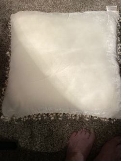 15x17 White Throwillow