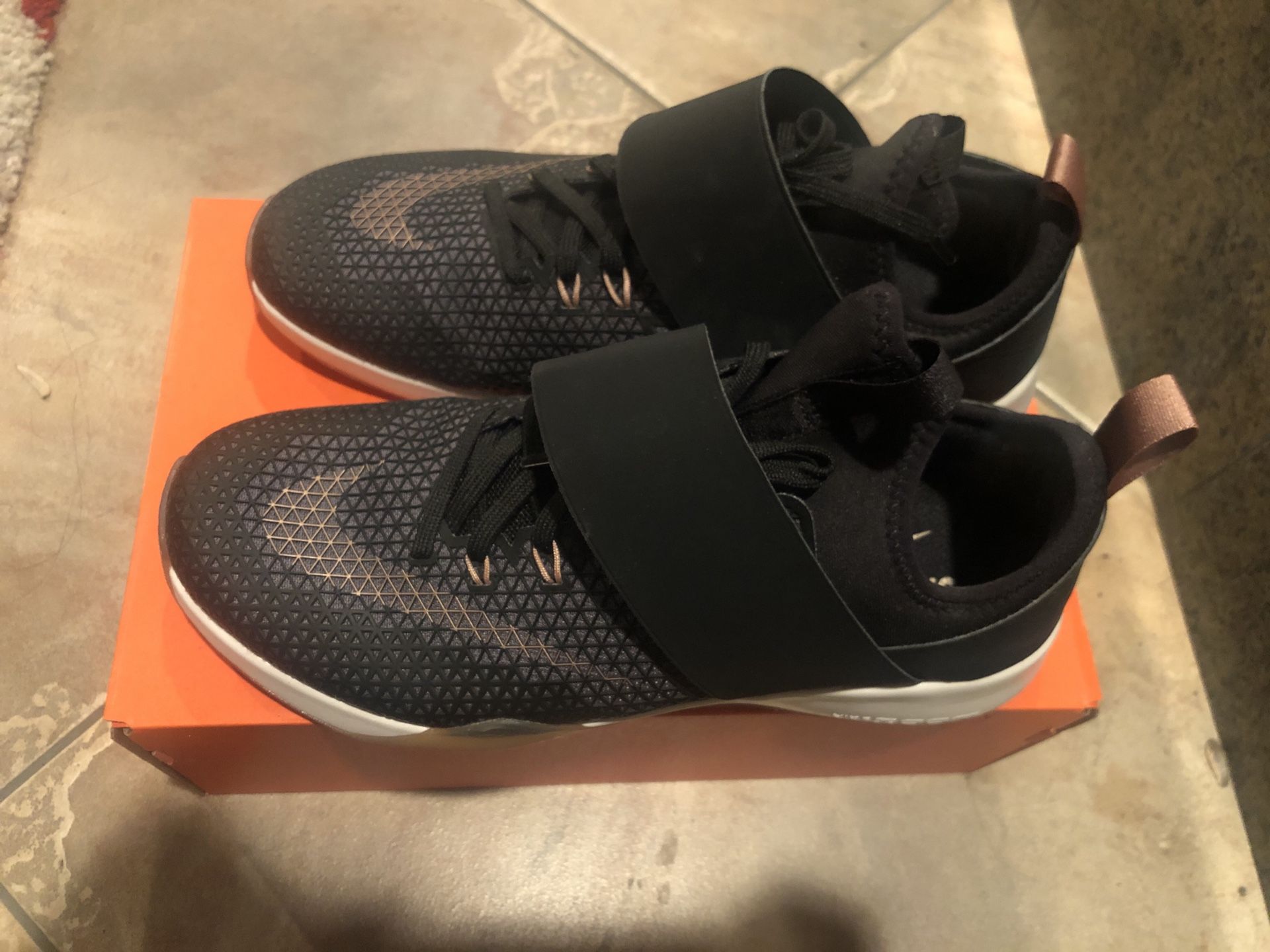 Nike air zoom strong training shoes black rose gold