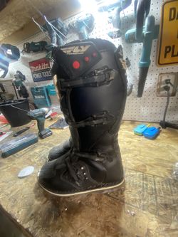Basically New FLY RACING MAVERICK Boots