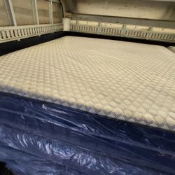 Brand New King Size Sedona Brooklyn Included Boxspring 