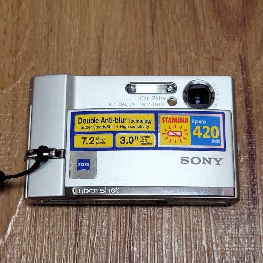 Sony Cybershot DSC-T30 7.2 Megapixel Compact Digital Camera 3x Optical Zoom with Charger and 2 Batteries