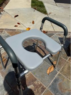 Raised toilet seat - used for 1 week