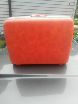 Samsonite suitcase 