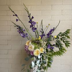Lush Garden-Style Floral Arrangement – Statement Piece