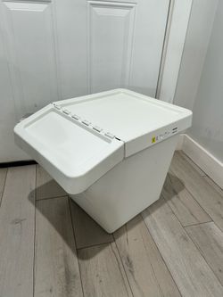 pets food container