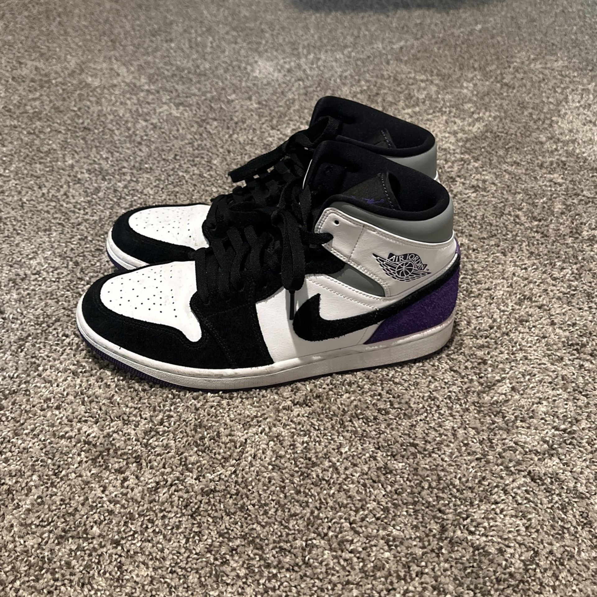 Jordan 1 SE MID PURPLE