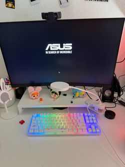 Computer, curve monitor, cam and everything