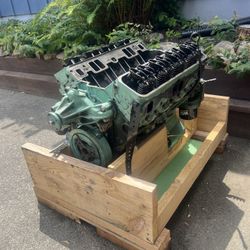 Chevy  V8 Motor, 4 Bolt Main W/ Vortec Heads