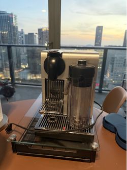Nespresso Lattissima Pro Espresso Machine by De'Longhi with Milk Frother, Silver coffee