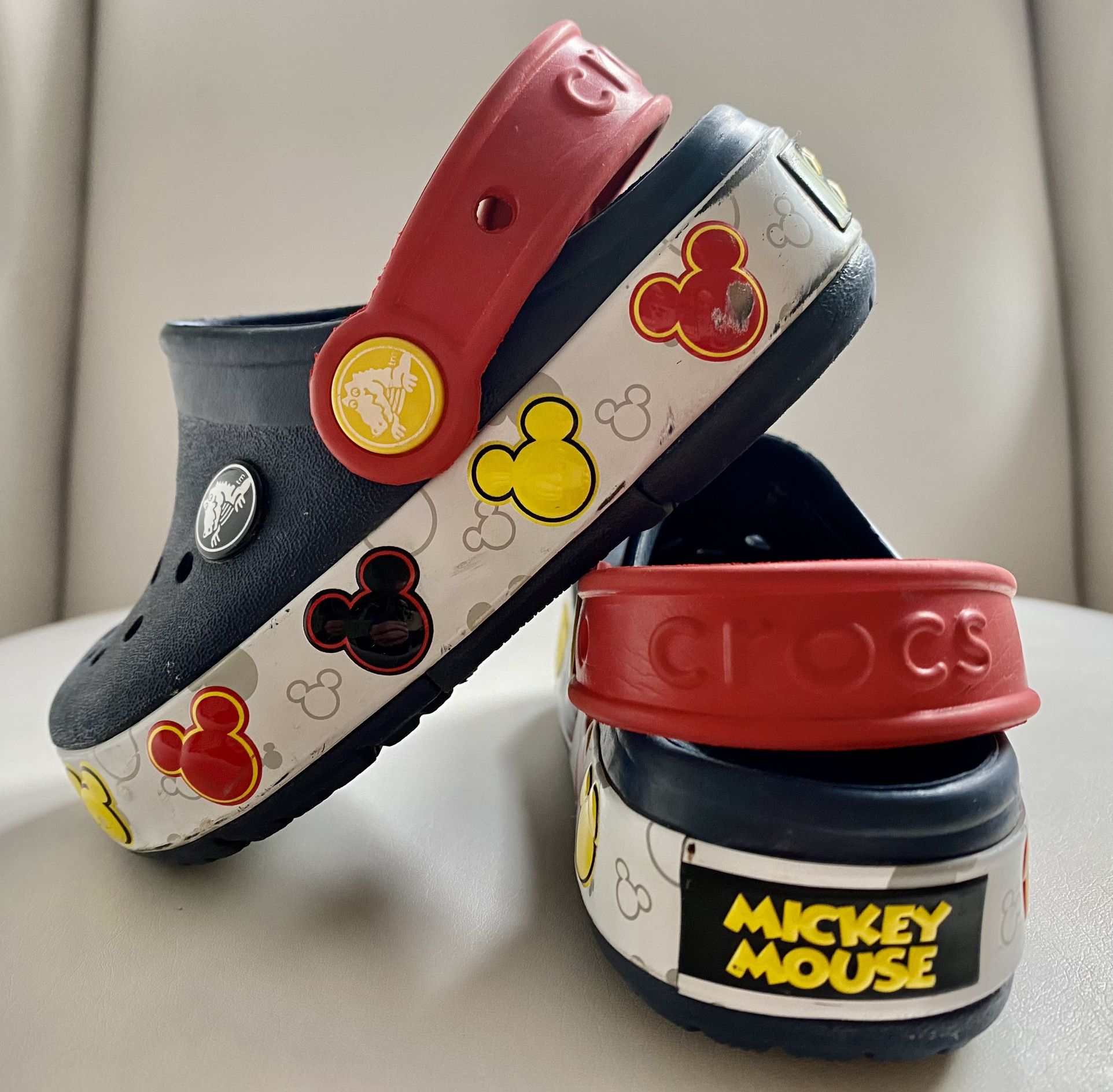 Crocs mickey shop light up