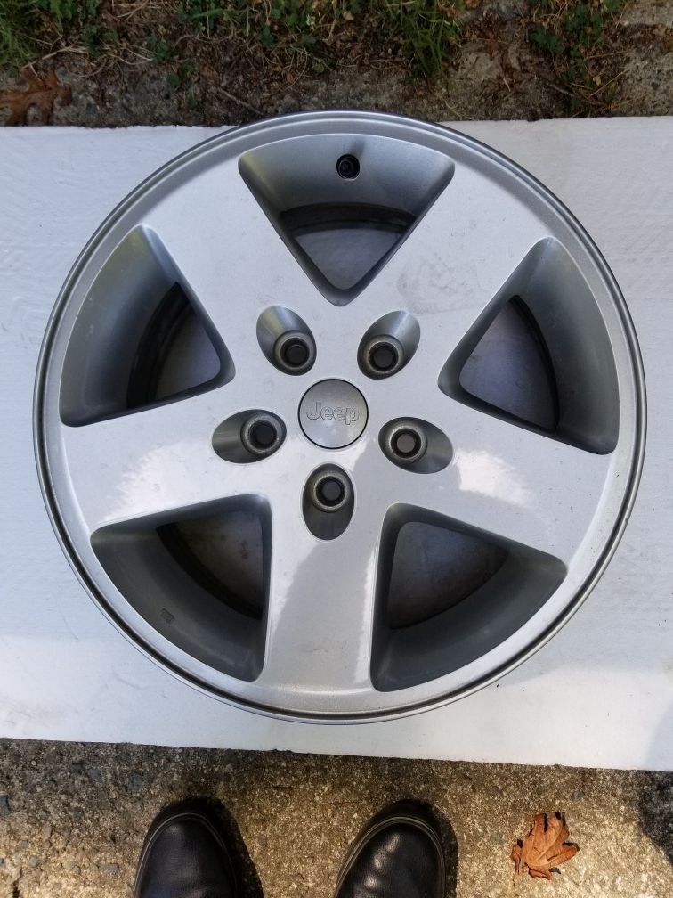 BRAND NEW JEEP WRANGLER 17 INCH WHEEL WITH TIRE PRESSURE SENSOR $75.