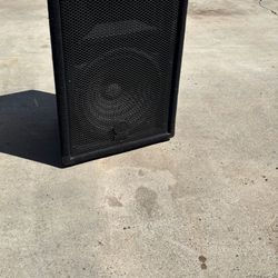 Yamaha BR12 speaker