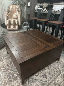 New  large Ashley furniture cocktail table/coffee table with lift tops