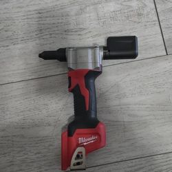 Milwaukee Rivet Gun TOOL
