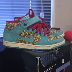 Nike Dunk Mid Premium SB Peacock