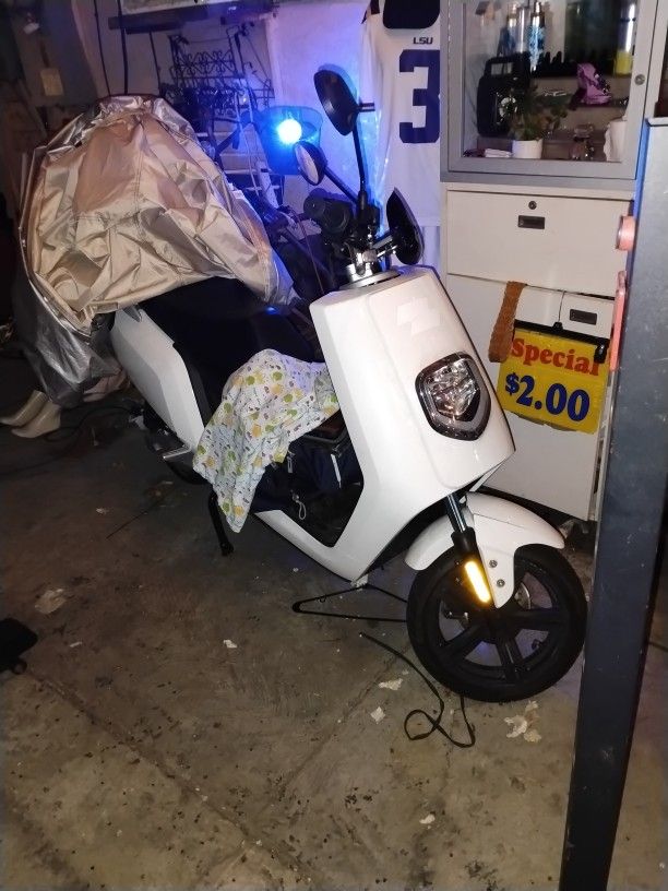 Electric Scooter Mop New Great Christmas Present