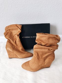 ✨New ATHENA ALEXANDER Nice Slouch Faux Suede Wedge Booties Tan Womens Shoes Size 7.5M
