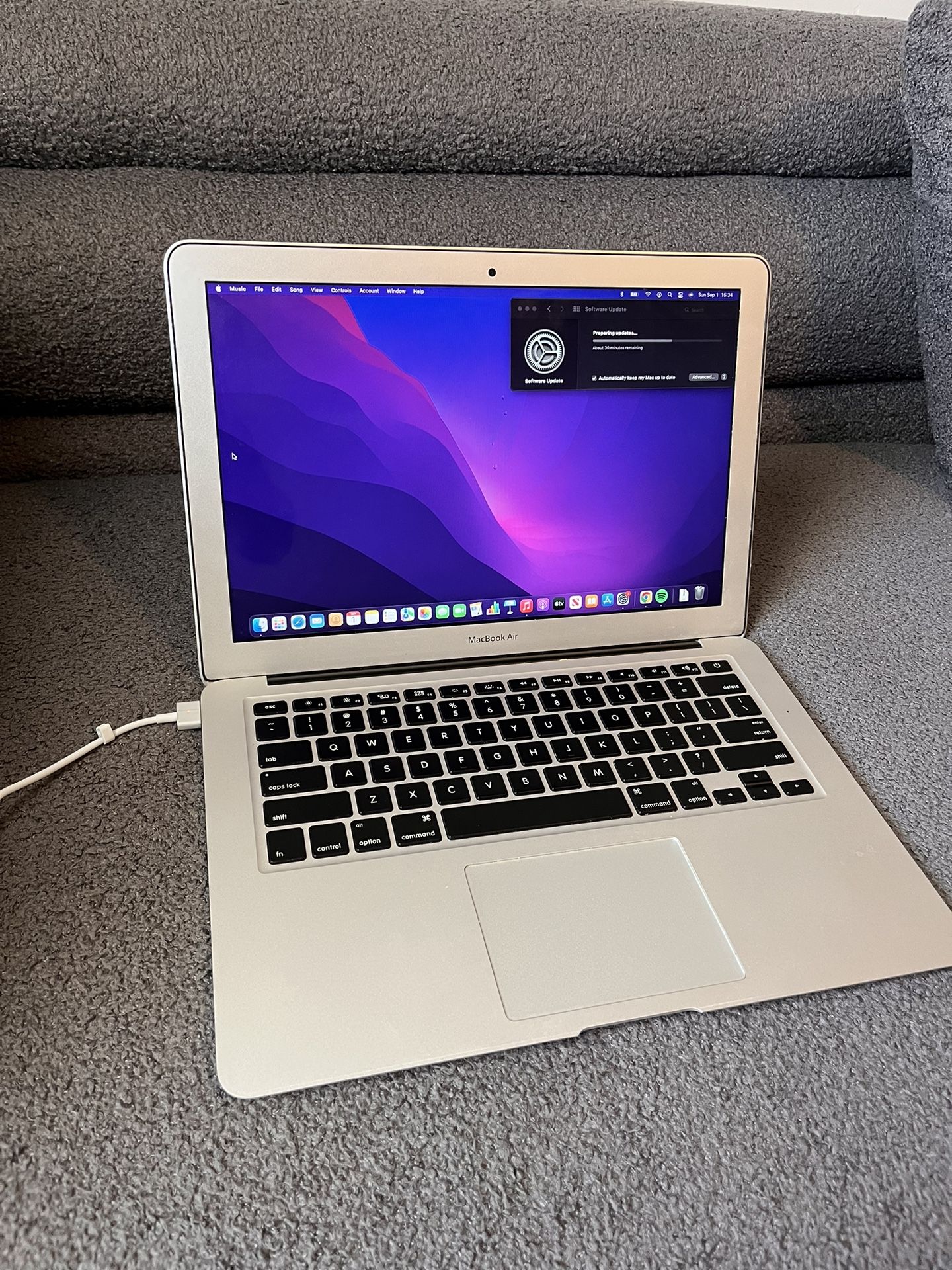 2014 MacBook Air w/accessories Listed Below