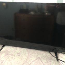 32 Inch Visio Flat Screen With Remote