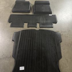 2022 TESLA Model 3 Accessory LOT Rubber Floor Mats , Mud Flaps