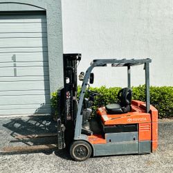 2012 Toyota Electric Forklift 4000 lbs 3 Stage Side Shift, AC Motors, 3 Wheels Compact + Charger