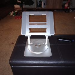Rotating Mac Book Or Laptop Stand, New Condition 
