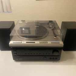 Pioneer Receiver & And Turntable With Six Speakers 