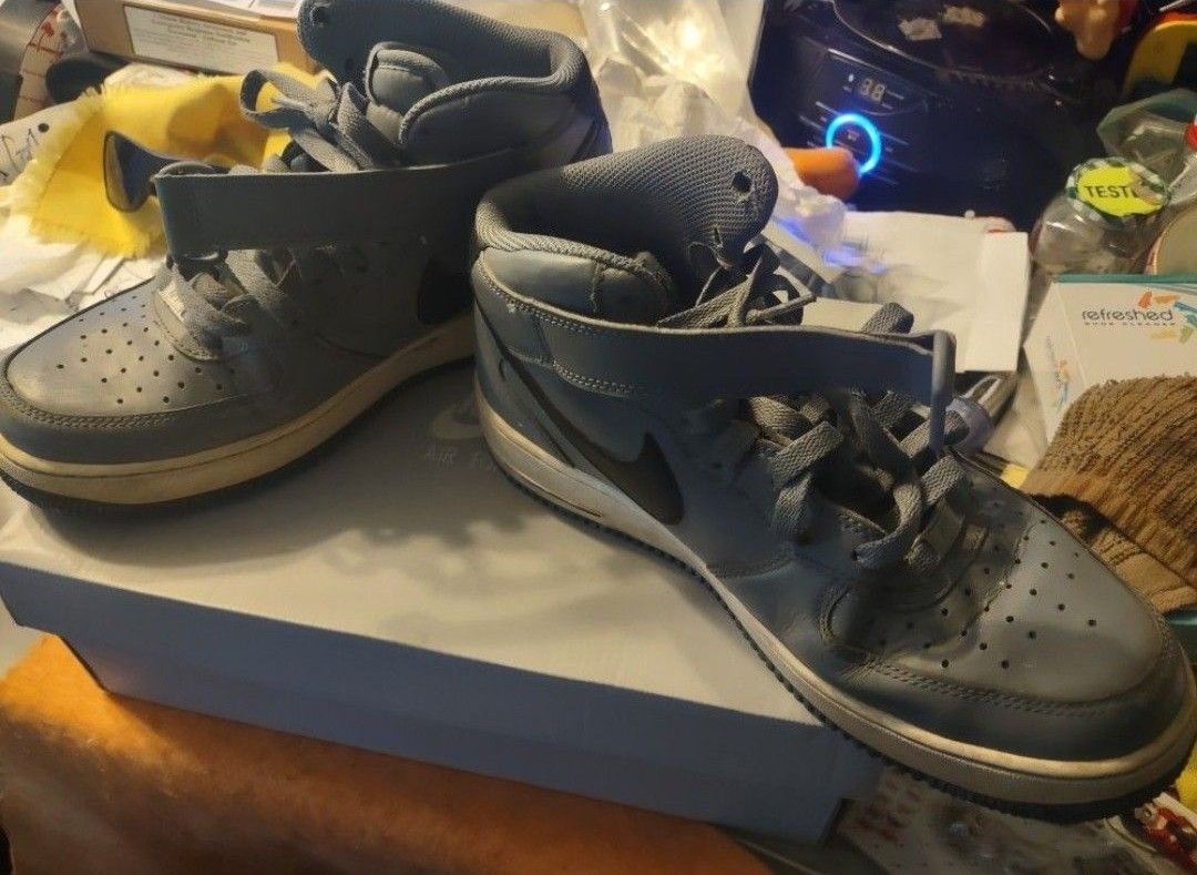 Nike Air Force 1 Size 9 With Original Box Good Shape