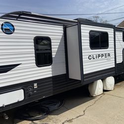 🚐 2021 Coachmen Clipper 21BHS – Like New! Perfect Family Camper with bunk beds