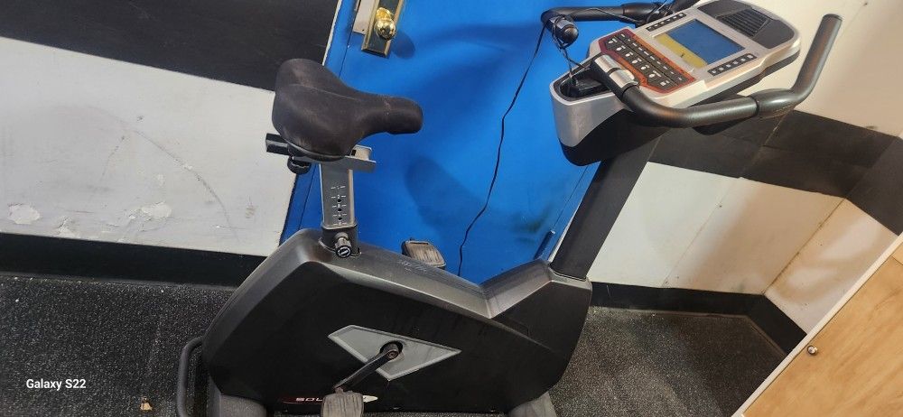 SOLE B94 Upright Exercise Bike